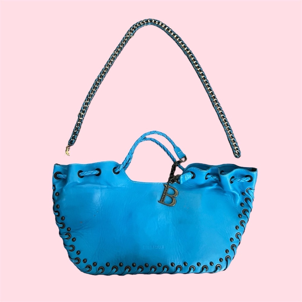 elegant vintage blue leather bucket bag with B charm